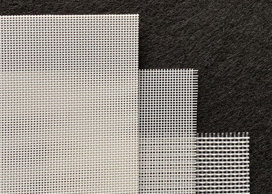 Fabricación de papel de malla de poliéster espesor cuadrado 2-4,5 mm 0,6-1,5 kg/m2 peso